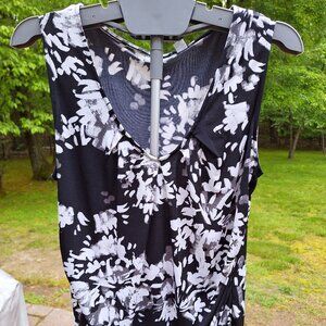 New York & Company Sleeveless Shell Top